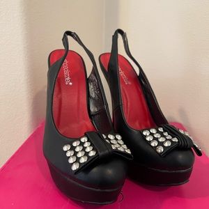 Never walked in  , only worn in pictures !!!